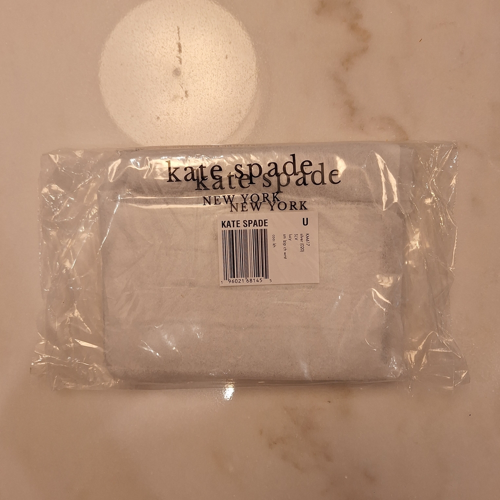 NWT Kate Spade Metallic Silver Embossed Wristlet - Picture 4 of 4